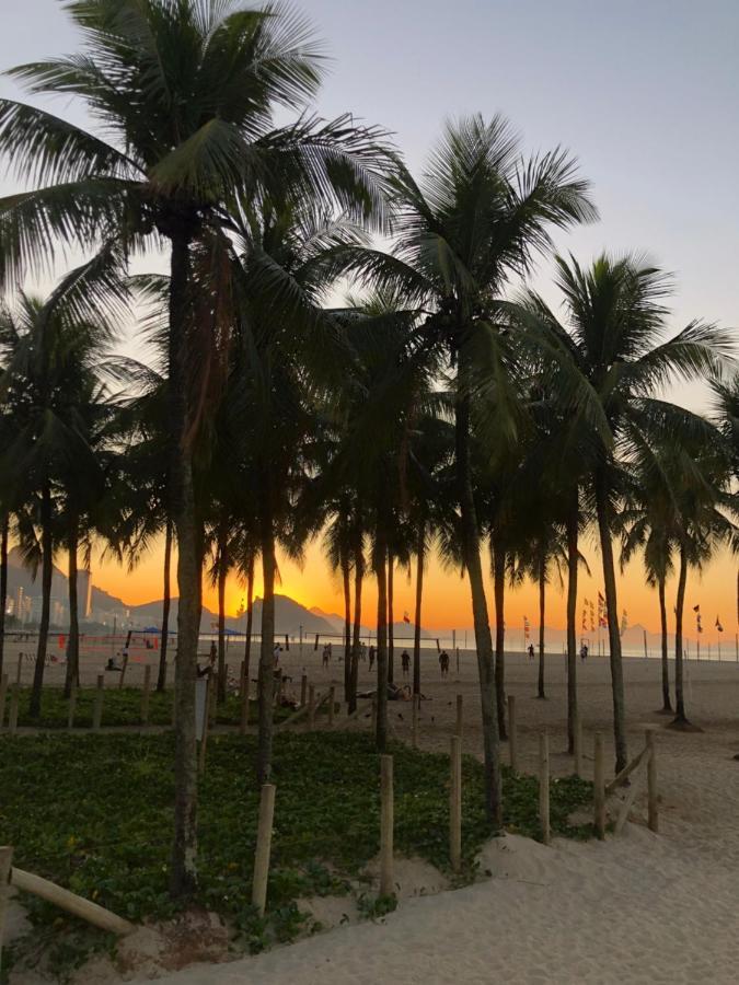 Copa Beach Home - Copacabana Posto 4 Quadra Da Praia Рио де Жанейро Екстериор снимка