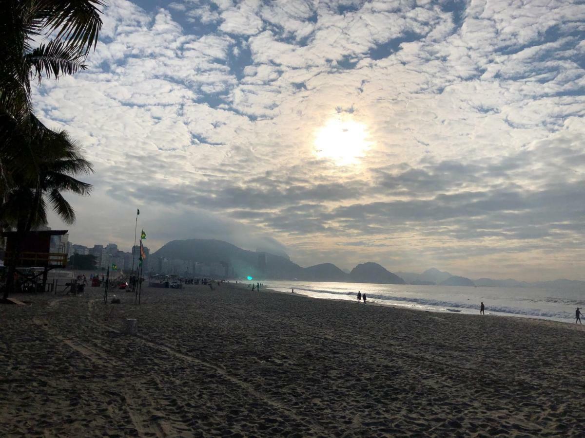 Copa Beach Home - Copacabana Posto 4 Quadra Da Praia Рио де Жанейро Екстериор снимка